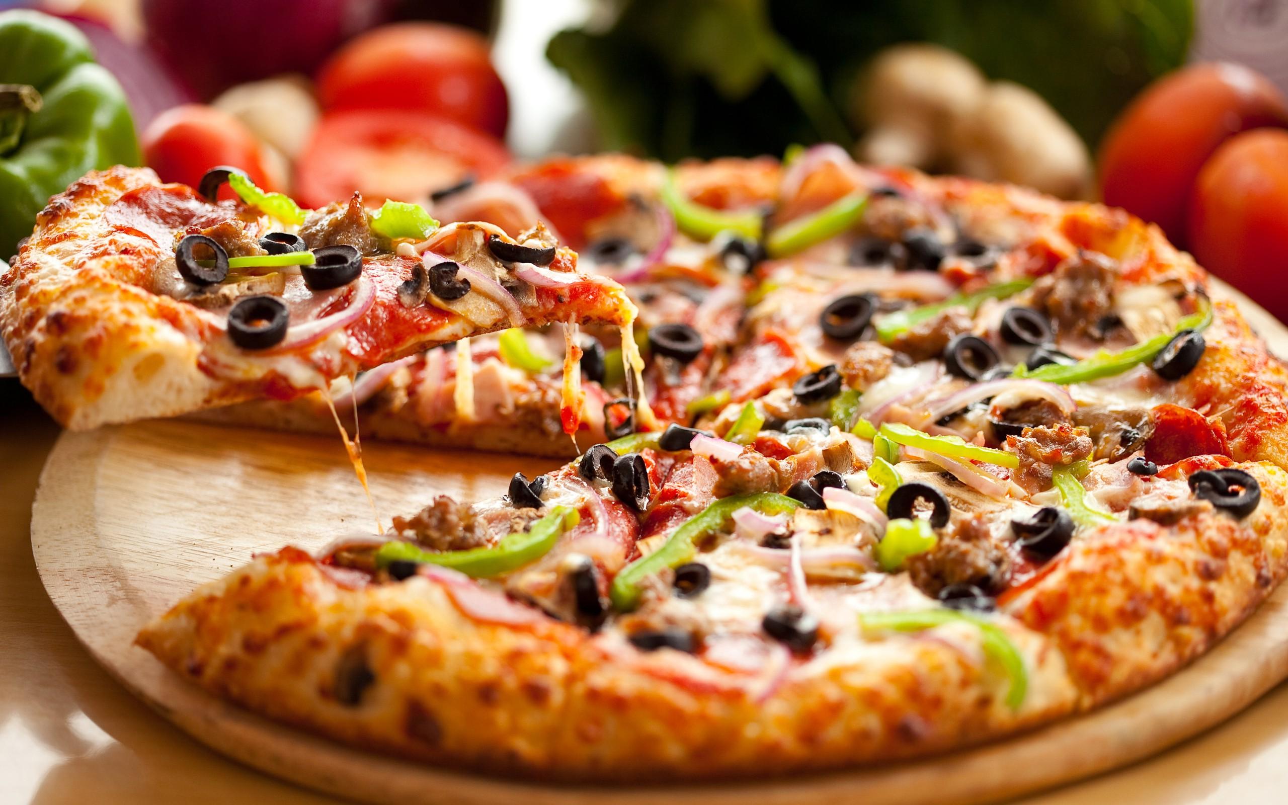 لكل أكلة حكاية تعرف على تاريخ البيتزا مباشر 24