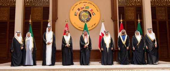 البحرين تفرض تأشيرات دخول على قطر